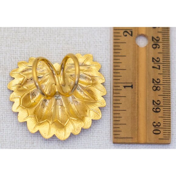Vintage Gold Tone Intricate Leaf-shaped Elegant Scarf Ring - N1 - Picture 2 of 2